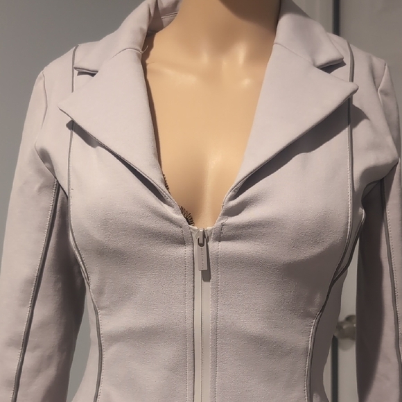 Women's Gray Blazer - Picture 5 of 9